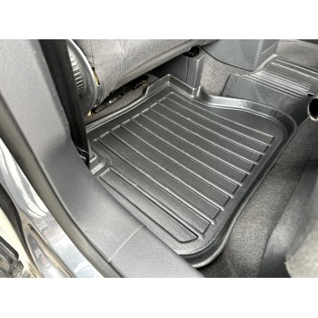 Коврики в салон VOLKSWAGEN Caddy III (2K) 2003-2020 (LIFE) 3D Line-5