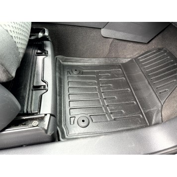 Коврики в салон VOLKSWAGEN Caddy III (2K) 2003-2020 (LIFE) 3D Line-2