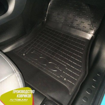 Автомобільні килимки в салон для Fiat 500 L-2