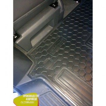 Автомобільні килимки в салон для Volkswagen T 5 (2010>) Multivan (другий ряд)-1