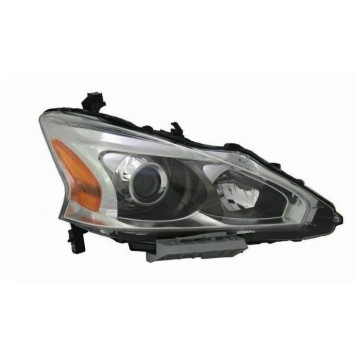 Правая передняя фара Nissan Altima 2012-2016