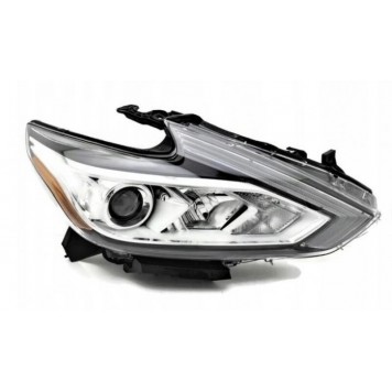 Правая передняя фара Nissan Altima 2016-2019