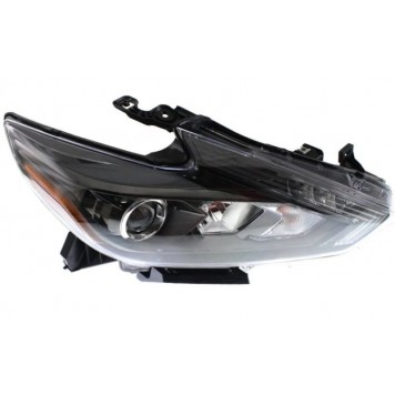 Правая передняя фара Nissan Altima 2016-2019