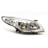 Правая передняя фара Renault Megane 2008-2011 Правая передняя фара Renault Megane 2008-2011