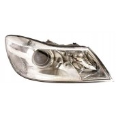 Правая передняя фара Skoda Octavia A5 2009-2013