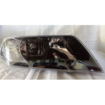 Права передня фара Skoda Octavia A5 2005-2009