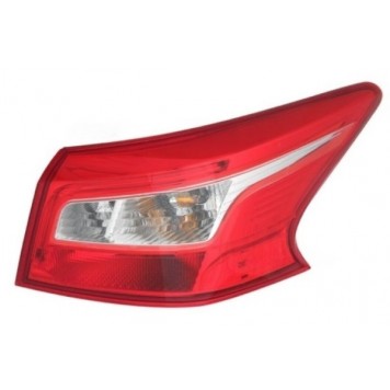 Правий задній ліхтар Nissan Sentra 2016-2020