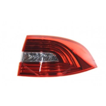 Правий задній ліхтар Skoda Superb 2013-2015 Sedan
