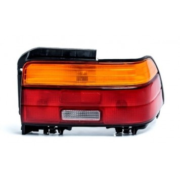 Правый задний фонарь Toyota Corolla E10 1992-1997 (Sedan)