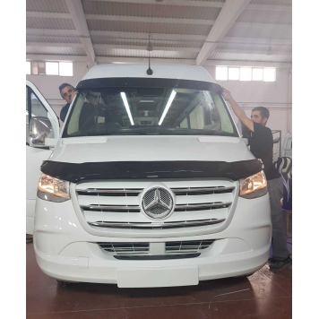 Козирок лобового скла на рамі Mercedes Sprinter W907 з 2018 року-2