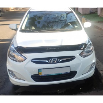 Дефлектор капота Hyundai Accent/Solaris 2010-2014 короткий-1