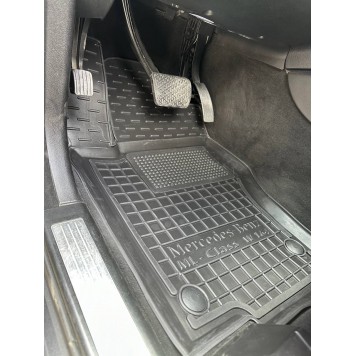 Автомобільні килимки в салон для Mercedes W 164 (ML - class)-1