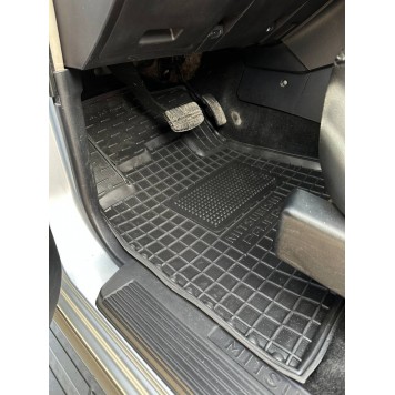 Автомобільні килимки в салон для Mitsubishi Pajero Wagon lV (2007>)-1