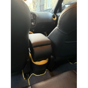 Подлокотник Nissan Juke 2010-2019-2