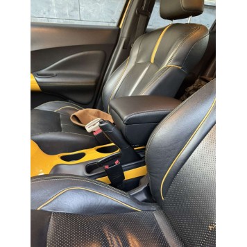 Подлокотник Nissan Juke 2010-2019-1
