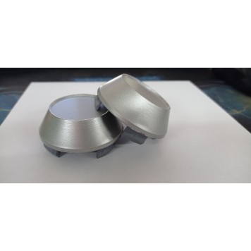 Колпачки на диски универсальные 61-57 мм опуклые-3