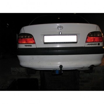 Фаркоп зйомний на TOYOTA AVENSIS T22 1997-2003